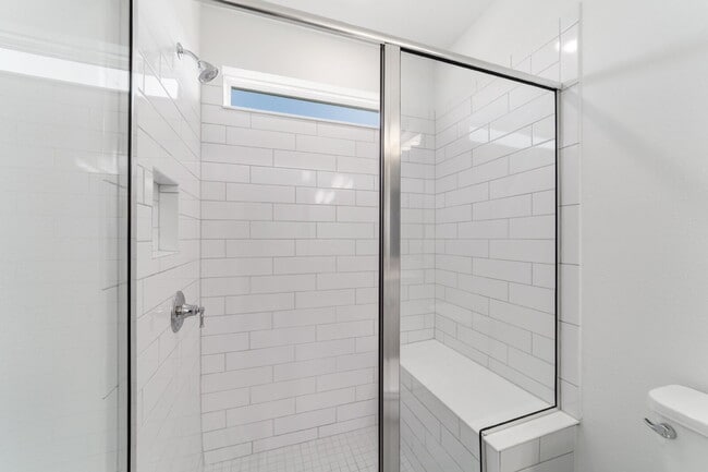 Building Photo - Live the Resort Lifestyle You’ve Been Waiting For in Stone Creek!