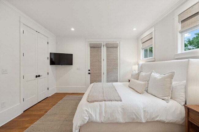 Building Photo - 1226 Adams St