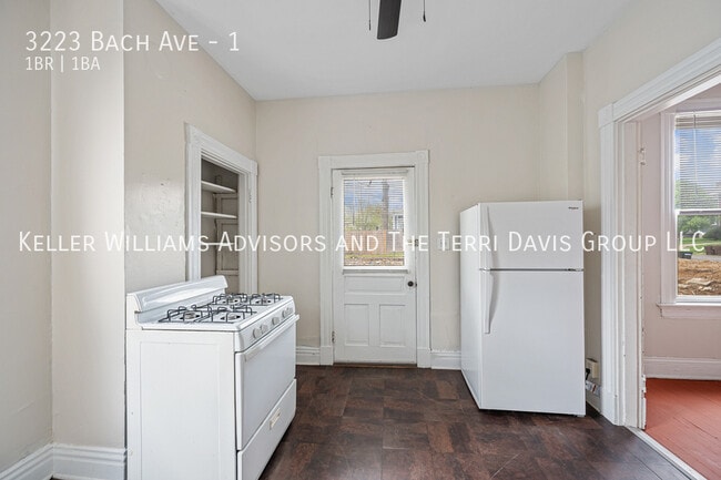 Building Photo - 3223 Bach Ave