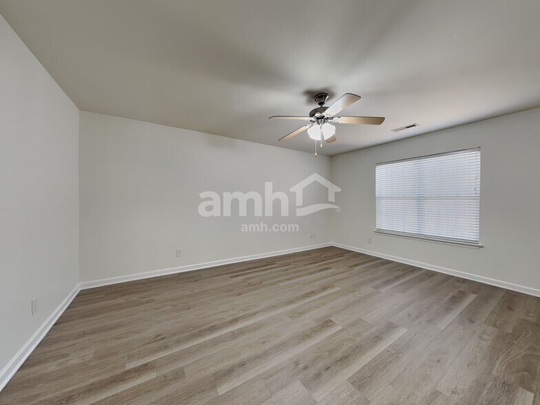 Building Photo - 801 Winterside Ln