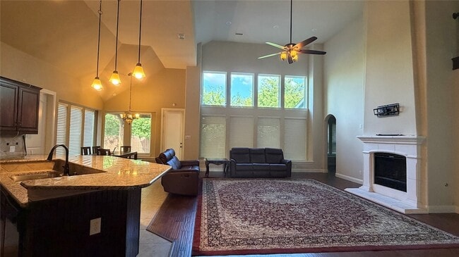 Building Photo - 6728 S Fork Dr
