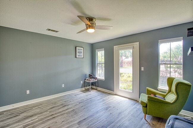 Building Photo - 1743 French Village Dr