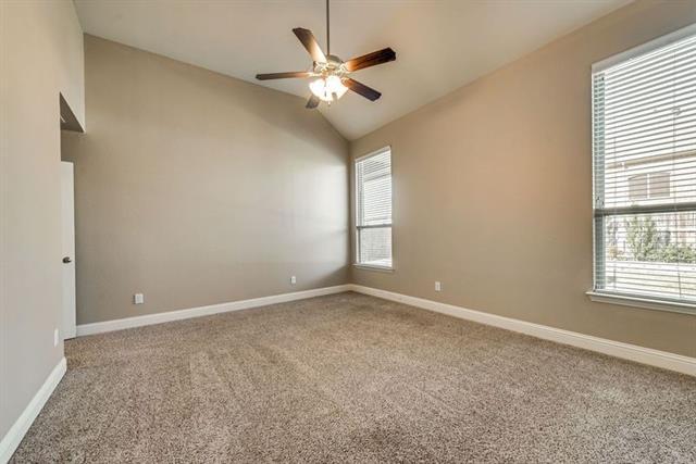 Building Photo - 1016 Somerset Cir