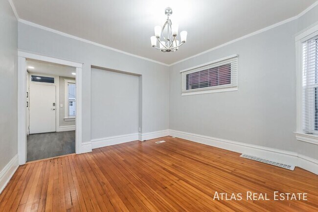 Building Photo - 476 N Washington St