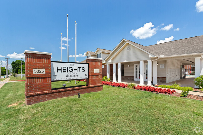 Welcome to The Heights on Oak - The Heights on Oak