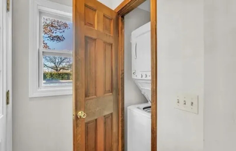 Building Photo - 5 Leonard Ave