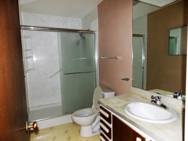 Building Photo - 119 Greenbriar Trail