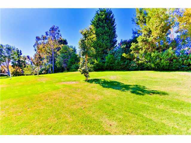 Building Photo - This AMAZINGLY immaculate 2 bed townhome w...