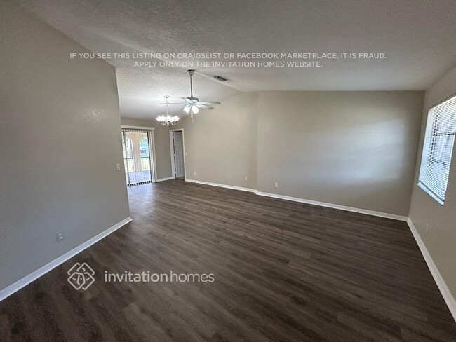 Building Photo - 22440 Tennyson Ave