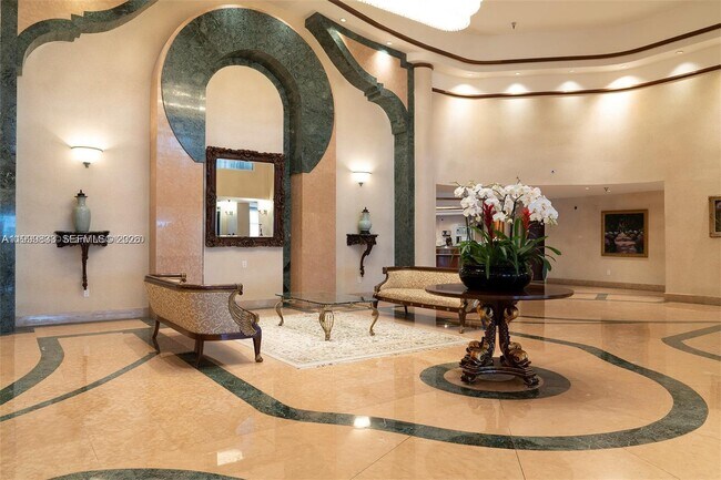 Building Photo - 5757 Collins Ave