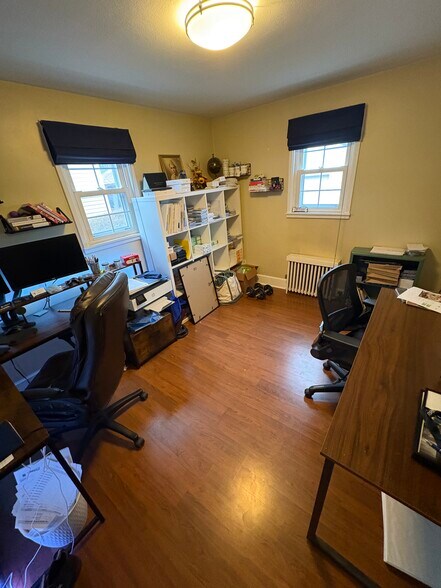 Building Photo - 94 Branford St