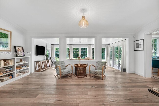 Building Photo - 530 Melaleuca Ln