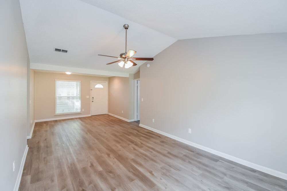 Building Photo - 3813 Tree Lake Dr