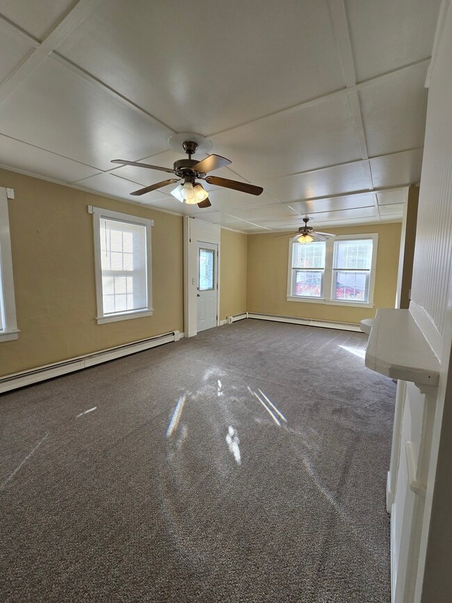 Building Photo - 12 S A St