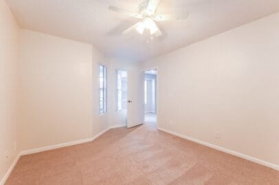 Building Photo - "Spacious 2-Bed condo in Lexington Place, close to shopping and dining"