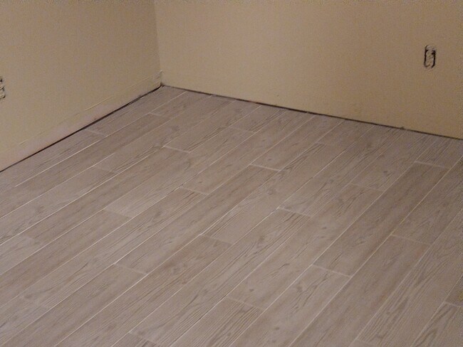 Building Photo - 2339 Walden Dr