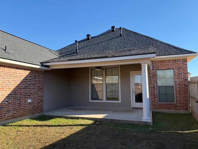 Building Photo - Lovely Home for Lease in Plantation Trace Garden Homes - Bossier City, LA 71112