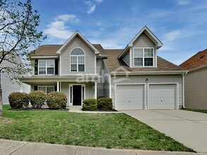 Building Photo - 1008 Golden Crest Dr