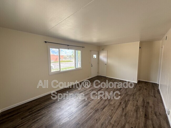 Building Photo - 607 Brookshire Ave