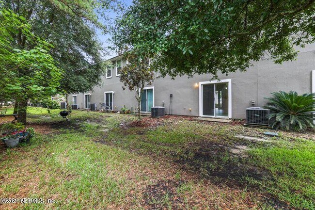 Building Photo - 631 Scrub Jay Dr