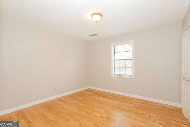 Building Photo - 1881 Rose Garden Ln