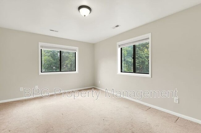 Building Photo - 139 Green St