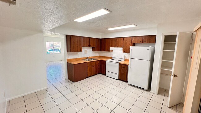Building Photo - 122 Lori Anne Ln
