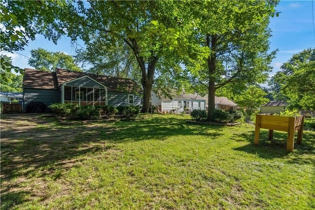 Building Photo - Charming Prairie Village Ranch + Designer ...