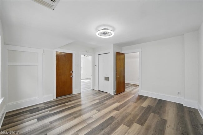 Building Photo - 2471 Tremont Ave