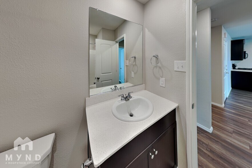Building Photo - 14356 Cloudview Way