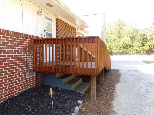 Building Photo - 893 Andrews Dr NW