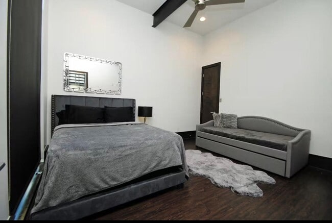 Building Photo - 4118 Floyd St