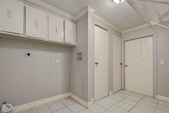 Building Photo - 14572 Hasara Ln