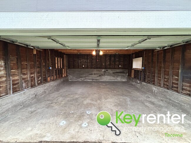 Building Photo - Newly Remodeled 2-Bedroom, 2-Bath Tacoma Home with Finished Basement, Large Backyard, and Detache...