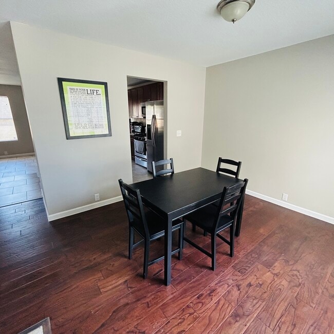 Building Photo - 718 Pine Lodge Dr