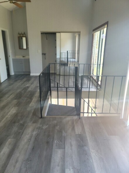 Building Photo - 5635 Struthers Ct