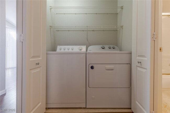 Building Photo - 167 Mountainside Dr