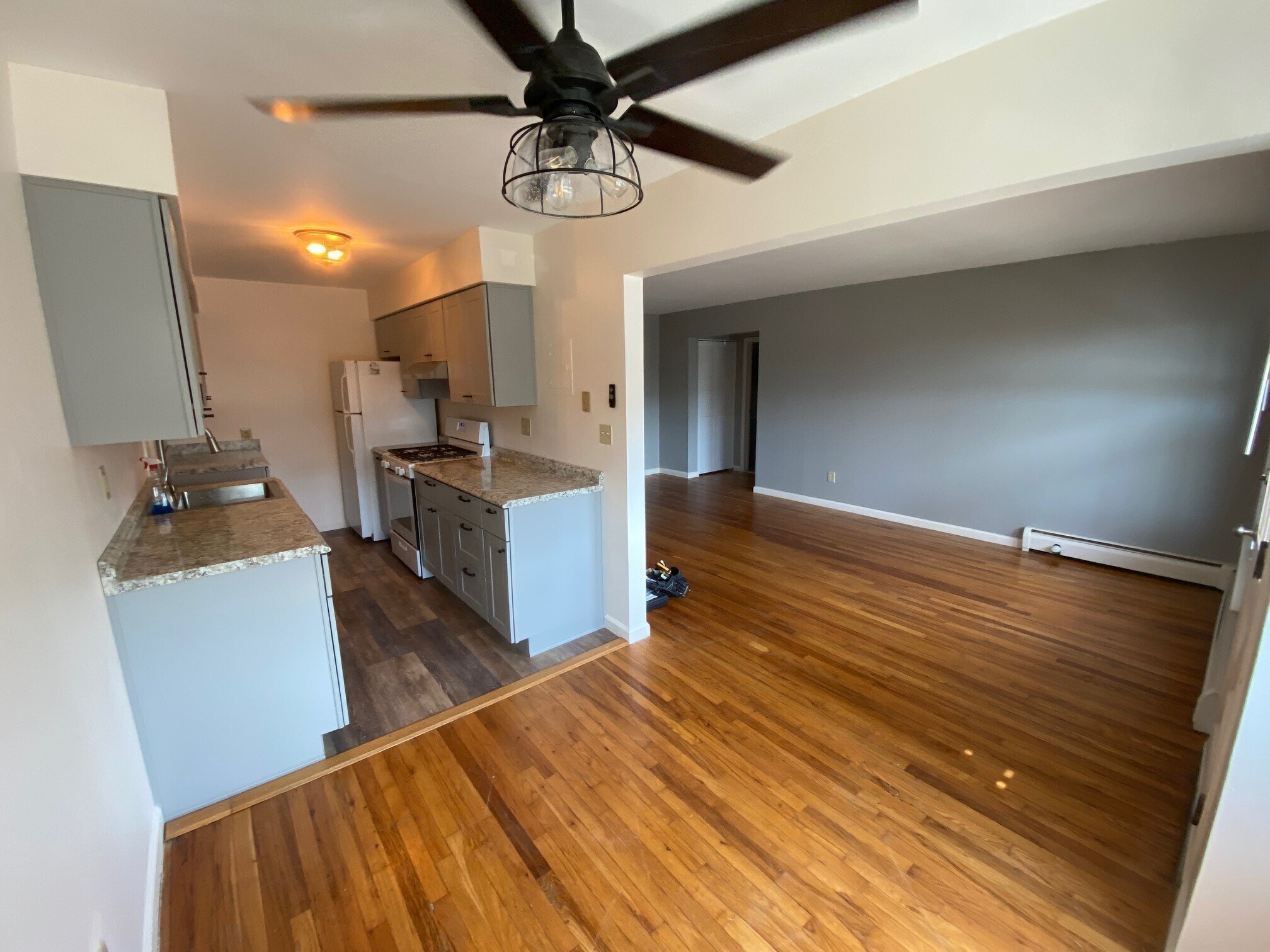 Building Photo - 6 Colonial Rd