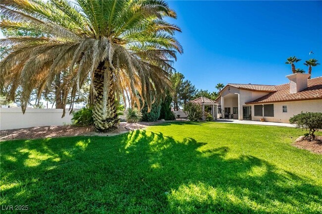 Building Photo - 1400 Castle Crest Dr