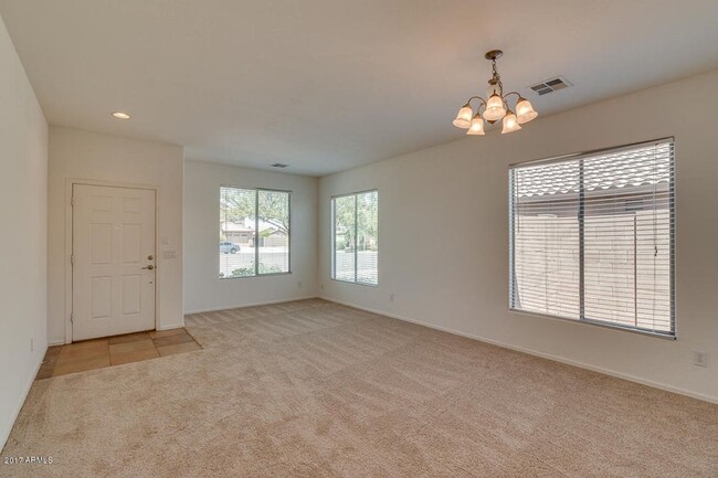 Building Photo - Gorgeous 4 Bed Home in Phoenix AZ in Roger...