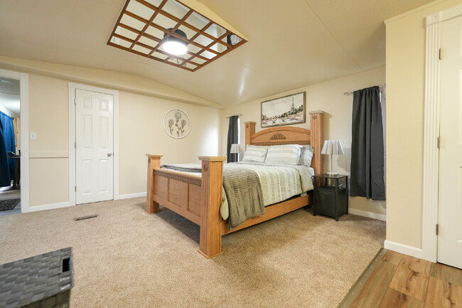 Building Photo - Cozy Fully Furnished 2-Bed with a Movie Ro...