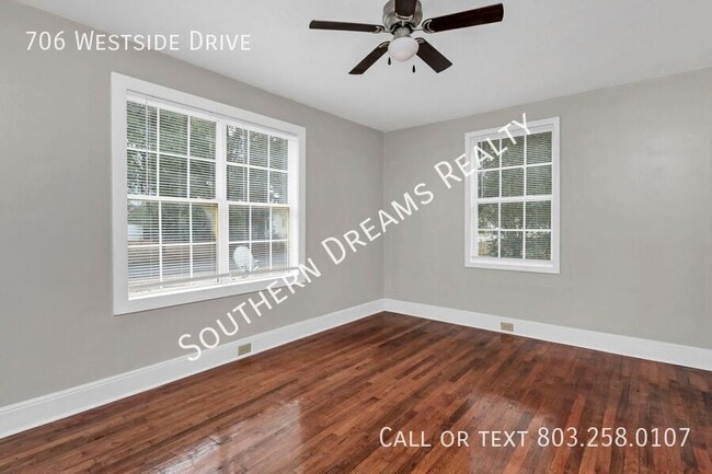 Building Photo - 706 Westside Dr