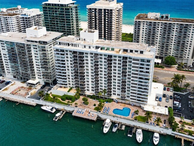 Building Photo - 5700 Collins Ave