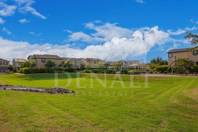 Building Photo - 8547 E Osage Ave