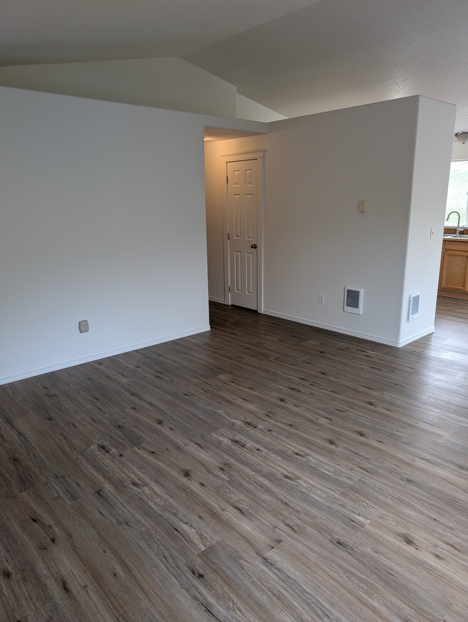 Building Photo - 790 SE Kierra Pl