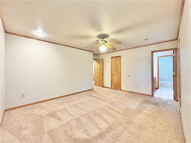Building Photo - 768 E Birwin St