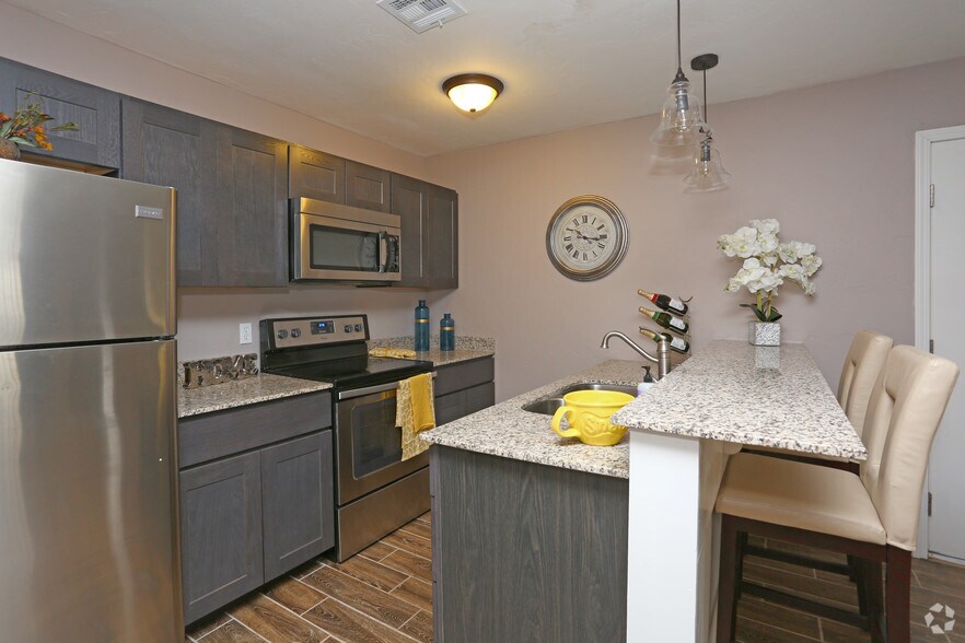 Avista of Edmond 1730 E 2nd St Edmond OK 73034 Apartment Finder