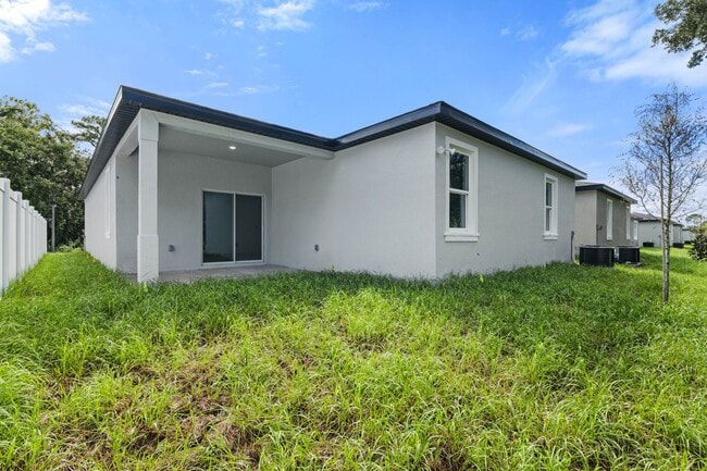 Building Photo - Available Now! 2024 Built 4/2 Single Family Home for Rent!