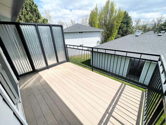 Building Photo - Beautiful 2 Bedroom 1 Bath Apartment- Close to BSU
