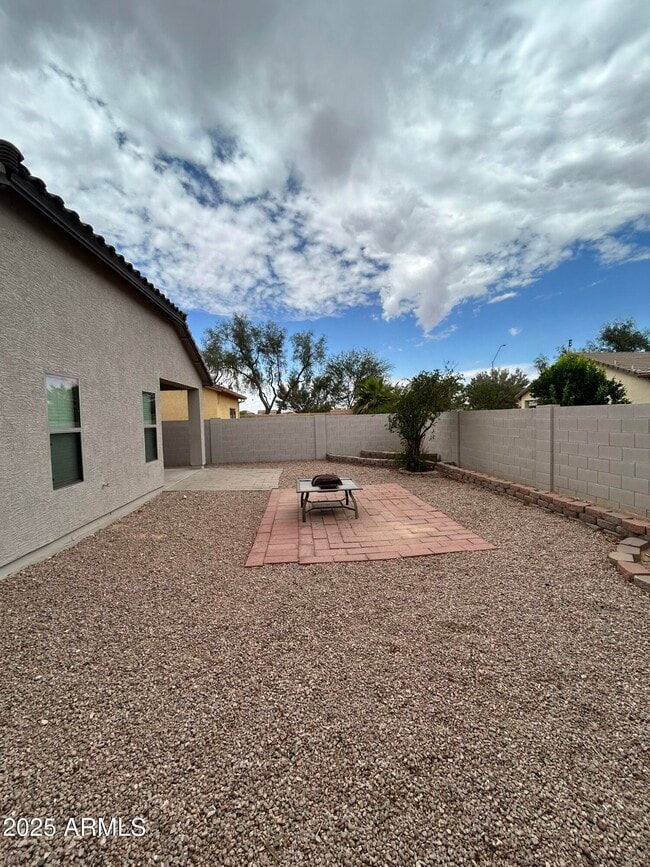 Building Photo - 45168 W Mescal Dr